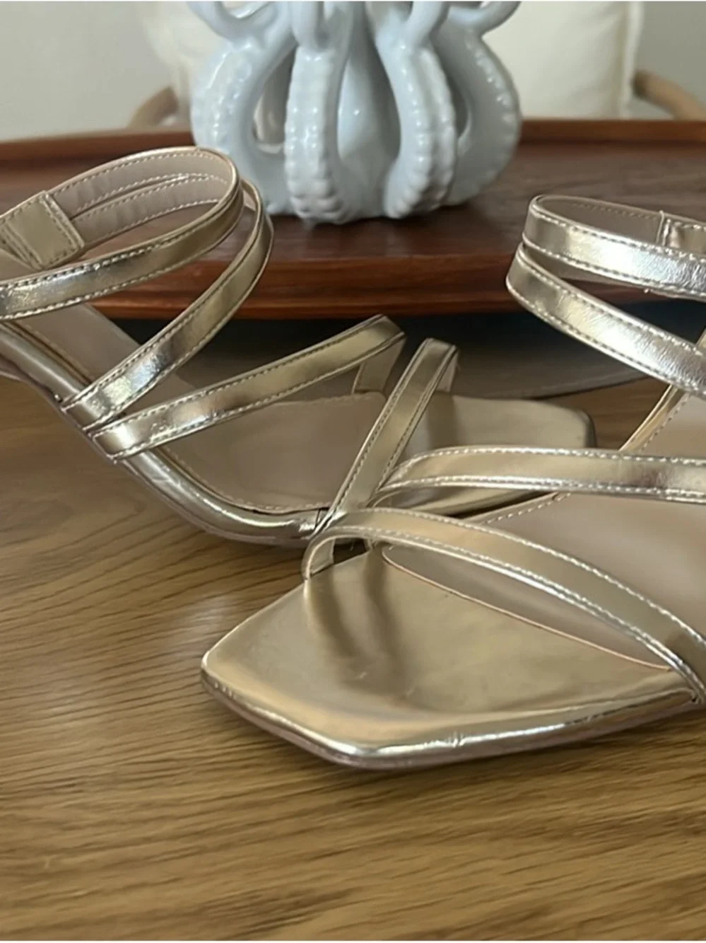 Kenneth Cole never worn